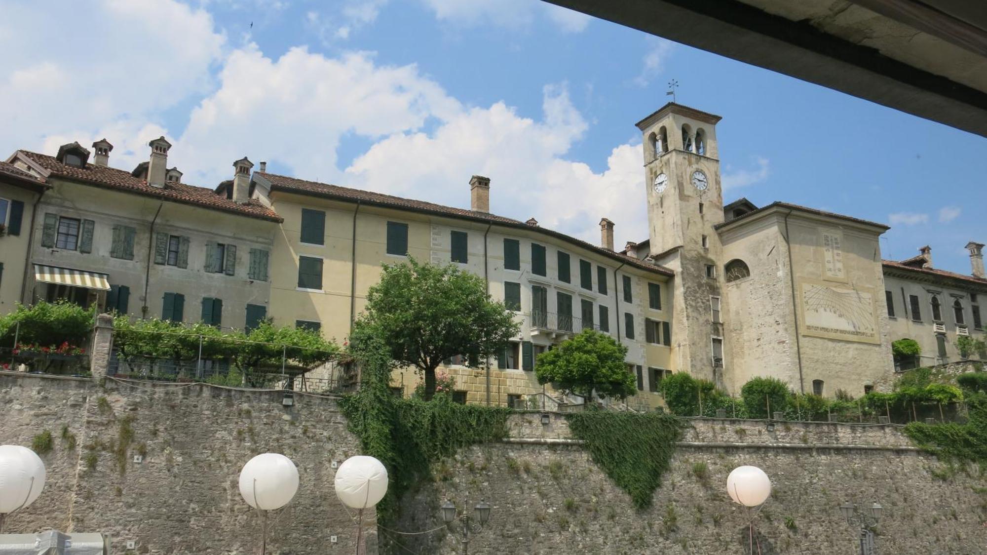 Isola Holiday Feltre Buitenkant foto